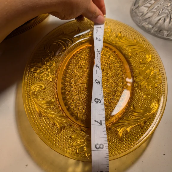 Tiara Amber Pressed Glass Dessert Plates - Set of 9 - Picture 2 of 4